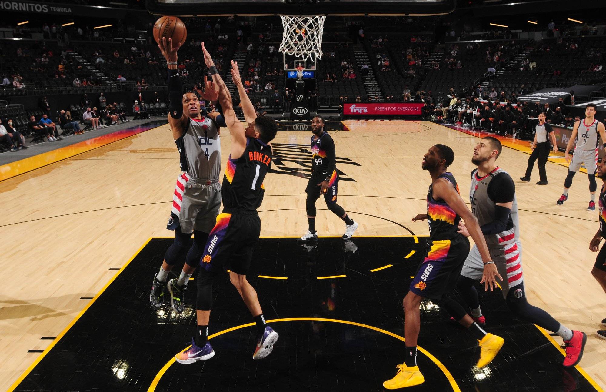 爵士翻盘勇士，威斯布鲁克打破历史纪录