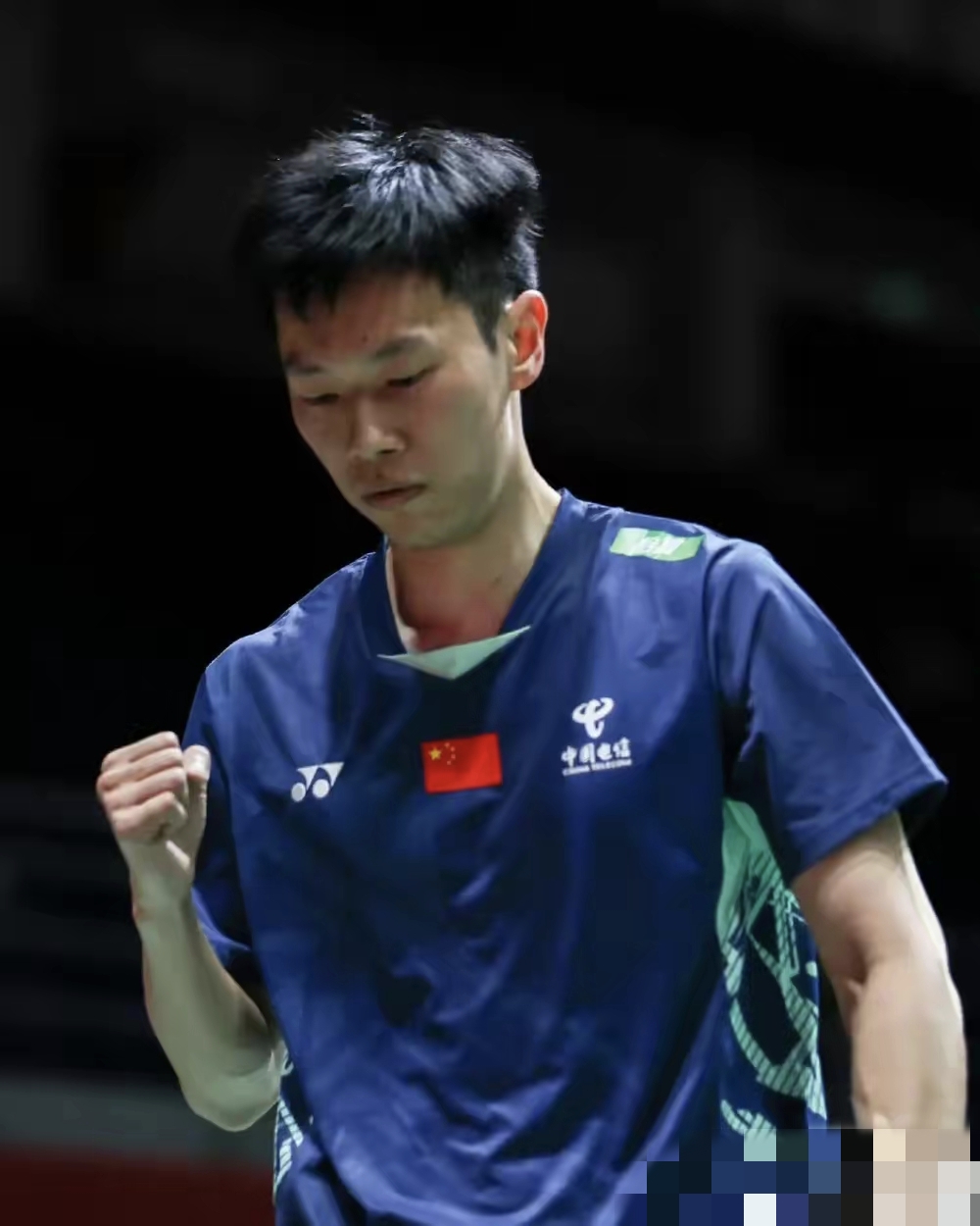 日本羽毛球队鏖战印尼羽毛球队，安赛龙绝境逆转