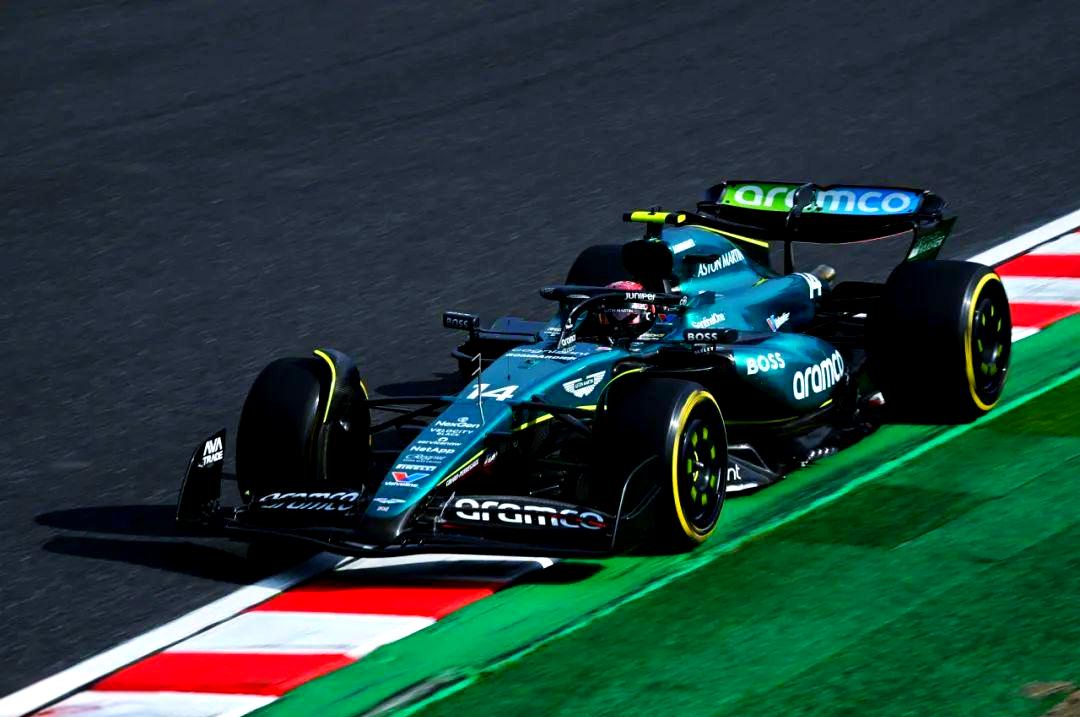 梅赛德斯险胜红牛二队，阿隆索统治全场