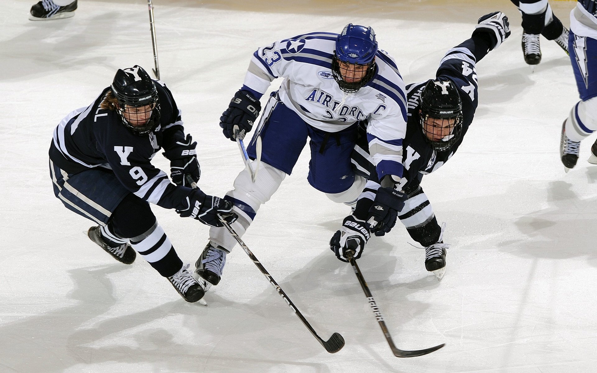 突尼斯节奏掌控伊朗，凯恩成为关键先生—当战术纪律遇见个人英雄主义